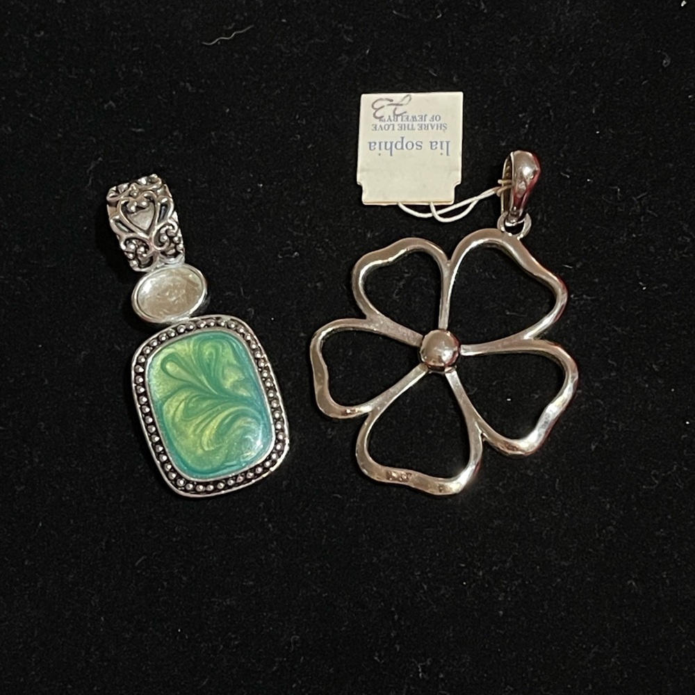 Lia Sophia Pendant Set